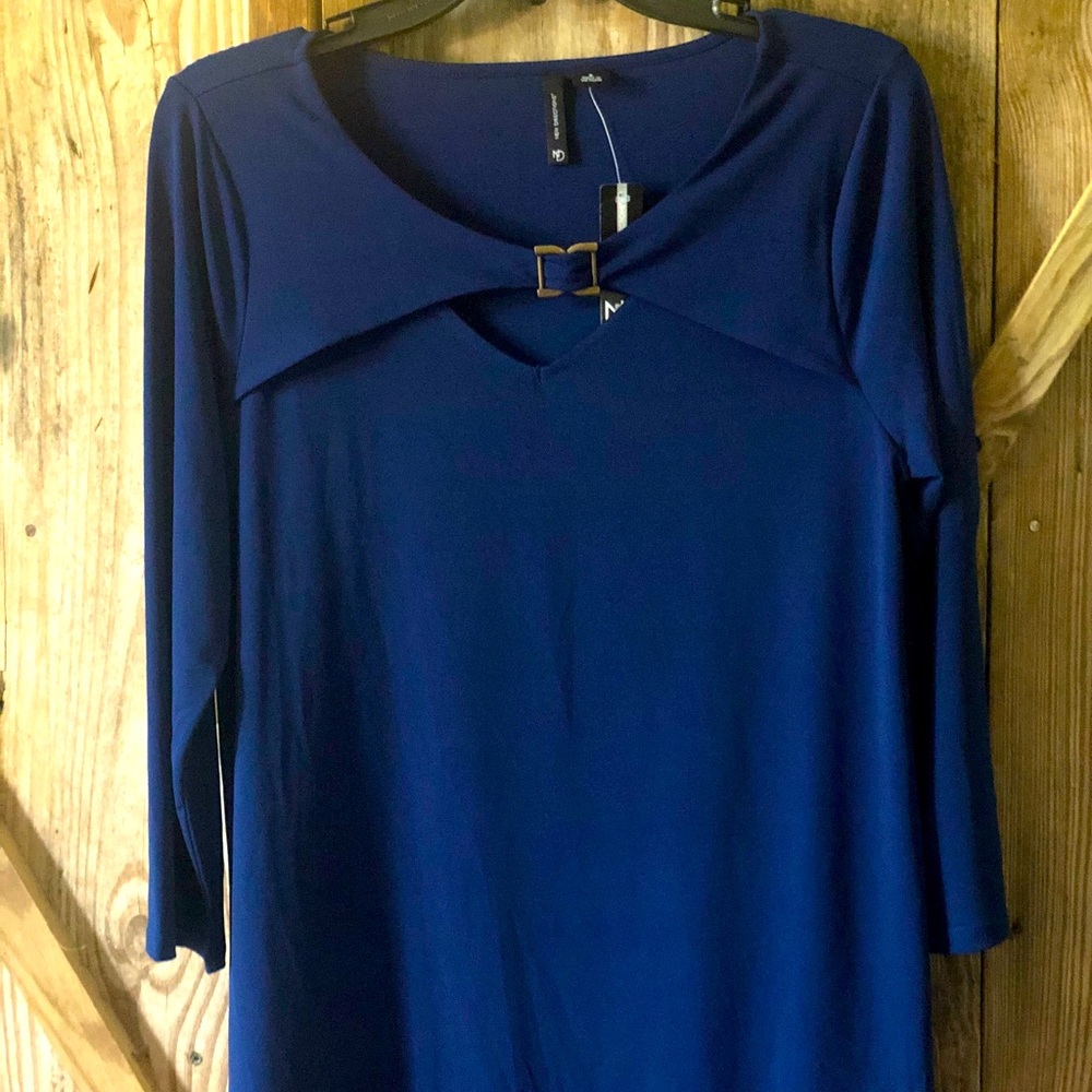Navy 3/4 sleeve keyhole top Size (s) (NWT)